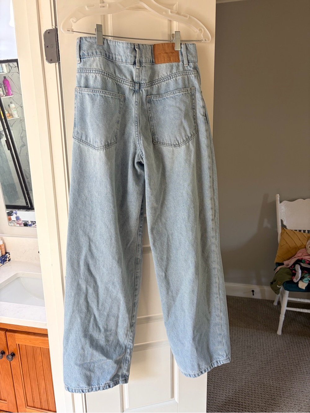 Outland Denim 26W light wash distressed baggy wide leg organic cotton jeans - Picture 6 of 9